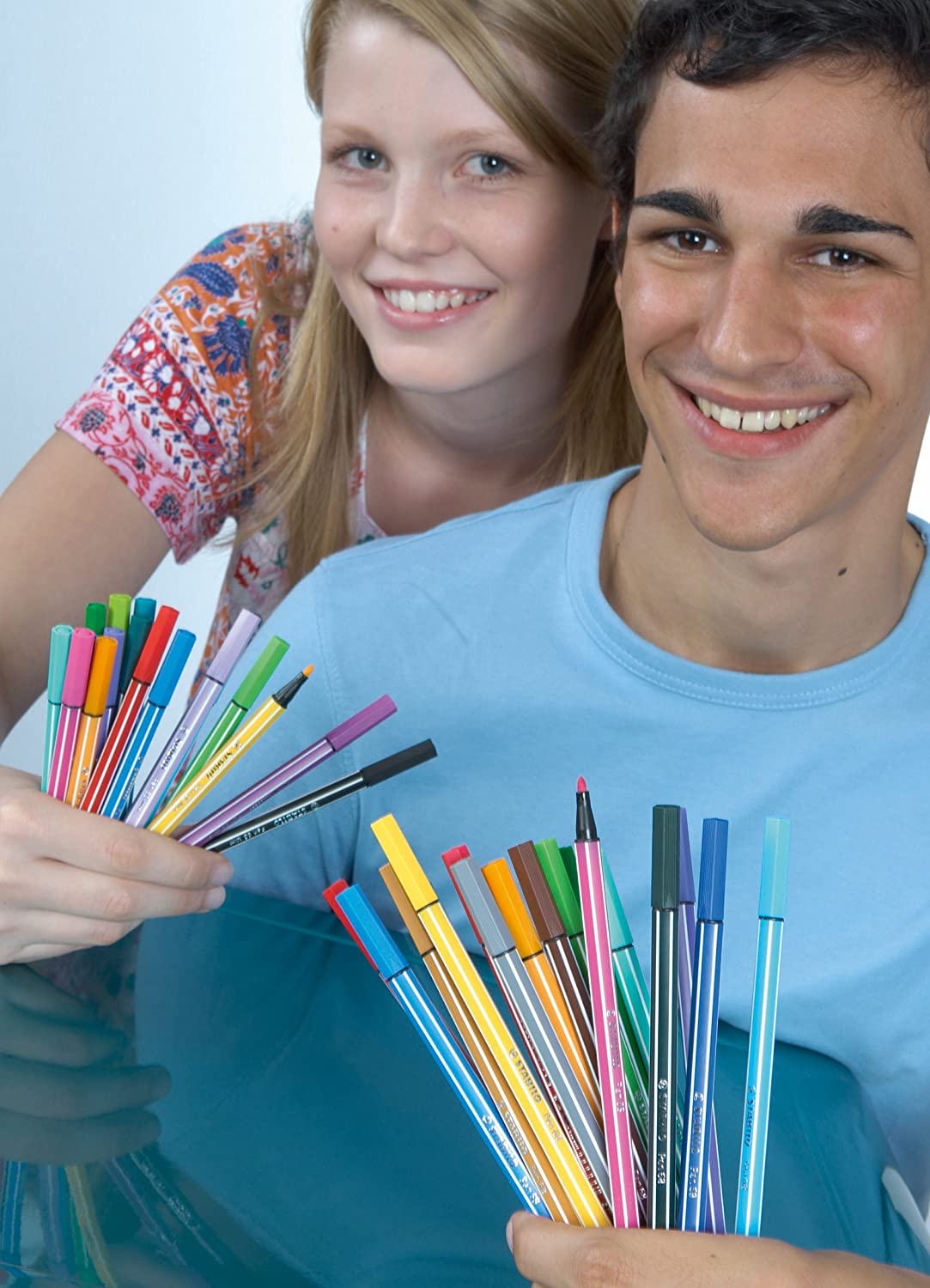 Pildspalvu un flomasteru komplekts NEON COLORS | 10 krāsas